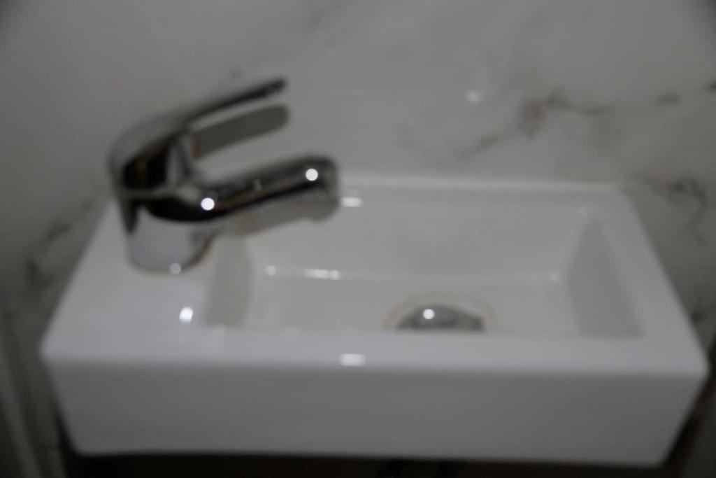 Ensuite With Kitchen Stunning Double-Bed Room In Zone 2 伦敦 外观 照片